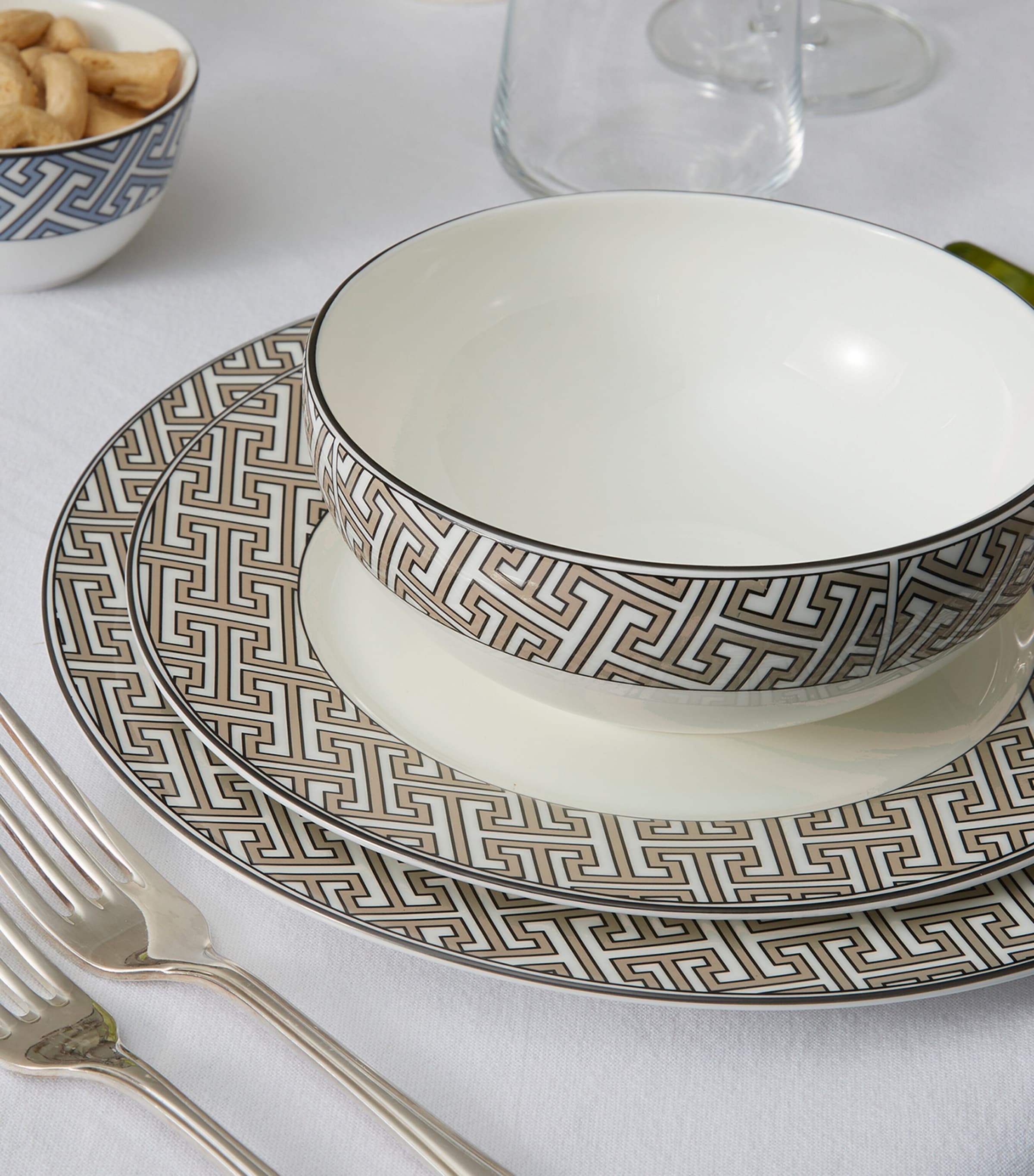 O.W. London Maze pattern dessert plates 21cm set of 2, imported from the UK