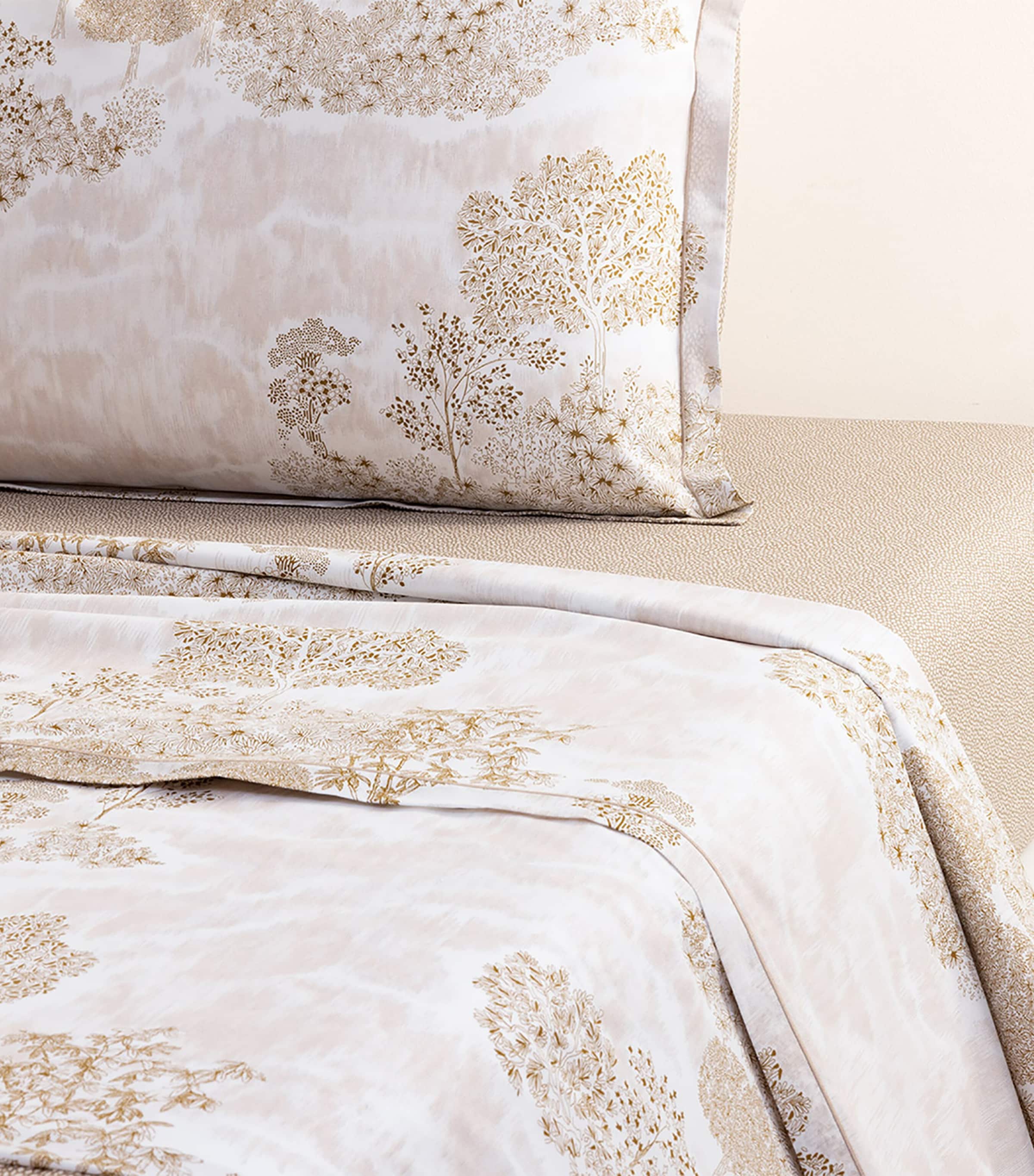 Yves Delorme double flat sheet in organic cotton, 240cm x 295cm (British brand)