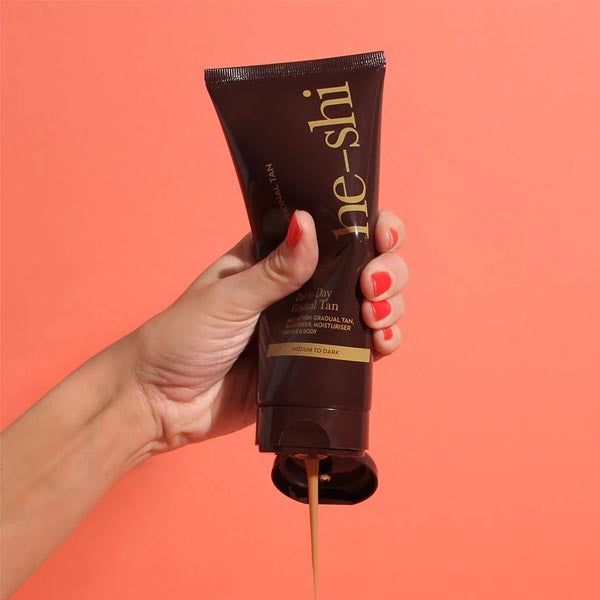 He-Shi Dark Day to Day Gradual Tan 200ml GOODS Superdrug   