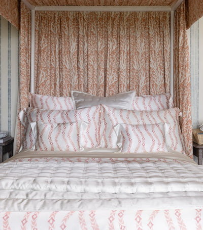 Harrods Couvre-lit Super King Size Windsor en Soie 270cm x 270cm - Acheter en ligne chez McGrocer