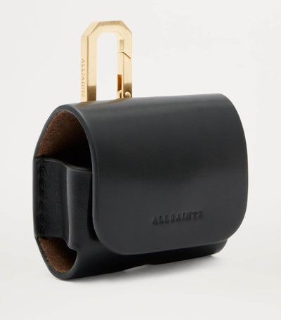 AirPods-etui i kalveskinn med gullfarget karabinkrok og trykknappfeste