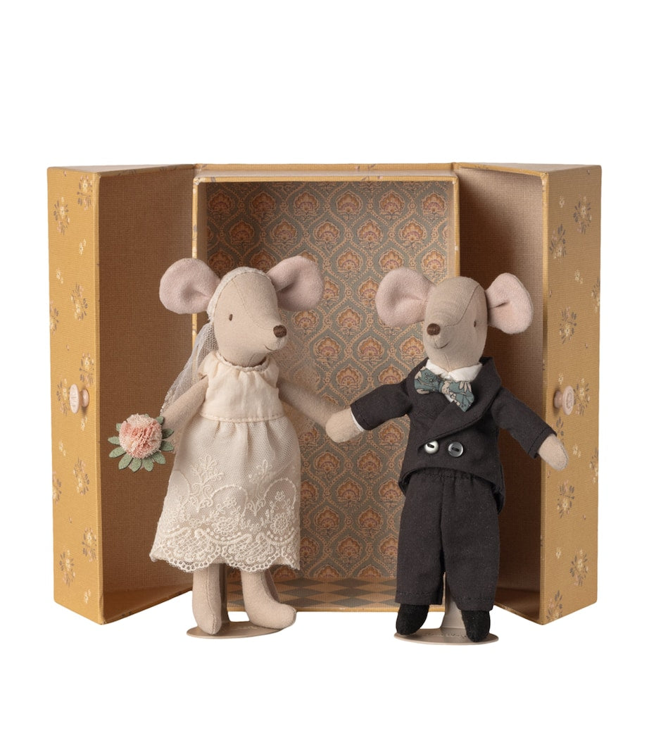 Maileg Mum and Dad Mice Wedding Box Set 16cm, imported from the UK