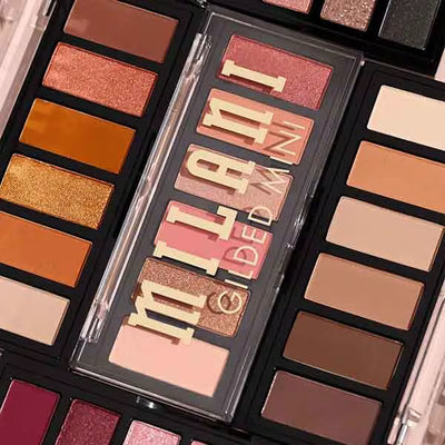 Superdrug Milani Gilded Mini Øyenskyggepalett The Wine Down- Kjøp online hos McGrocer