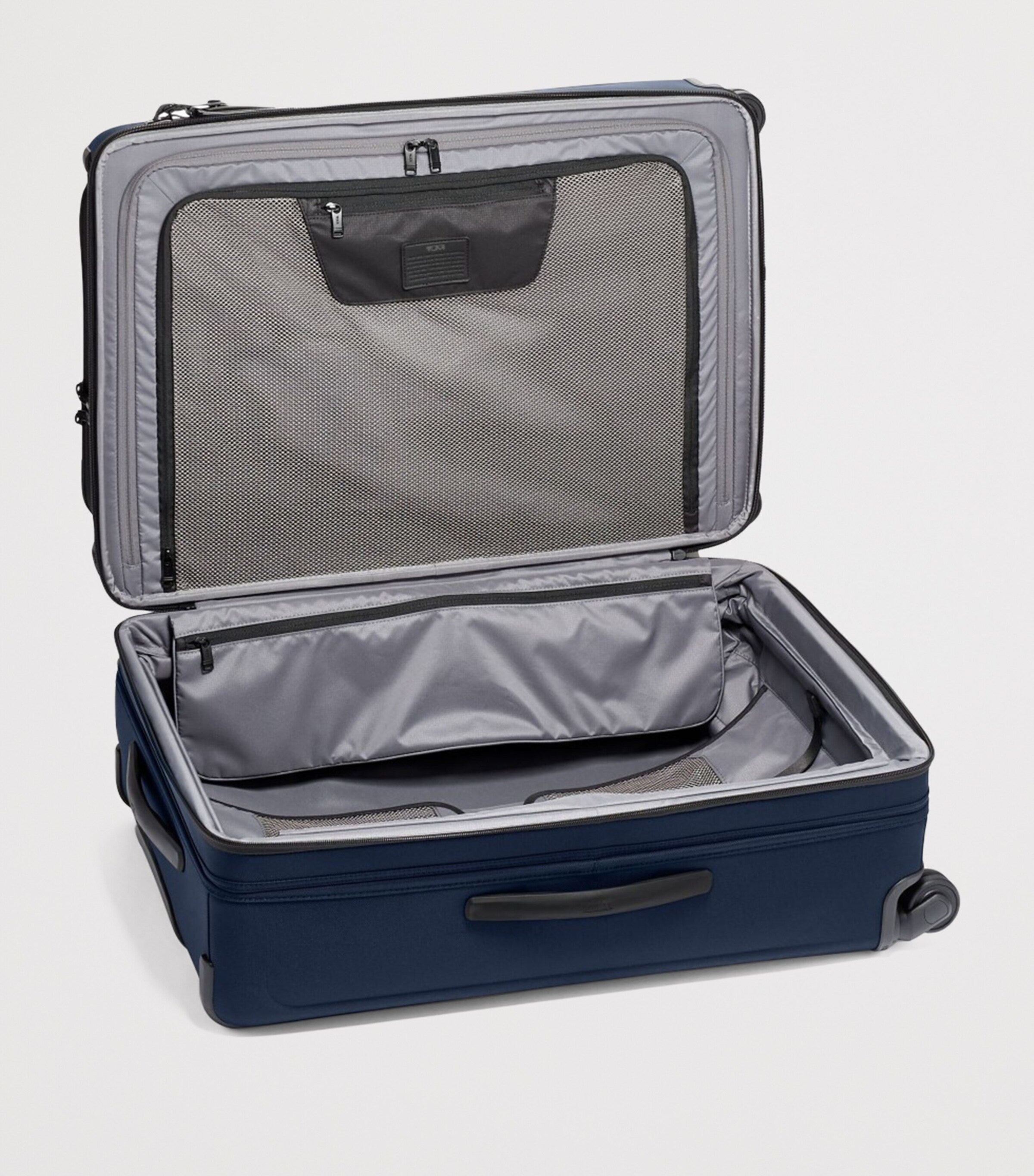 Tumi Alpha 3 medium expandable 4 wheel check-in suitcase 73.5cm (British brand)