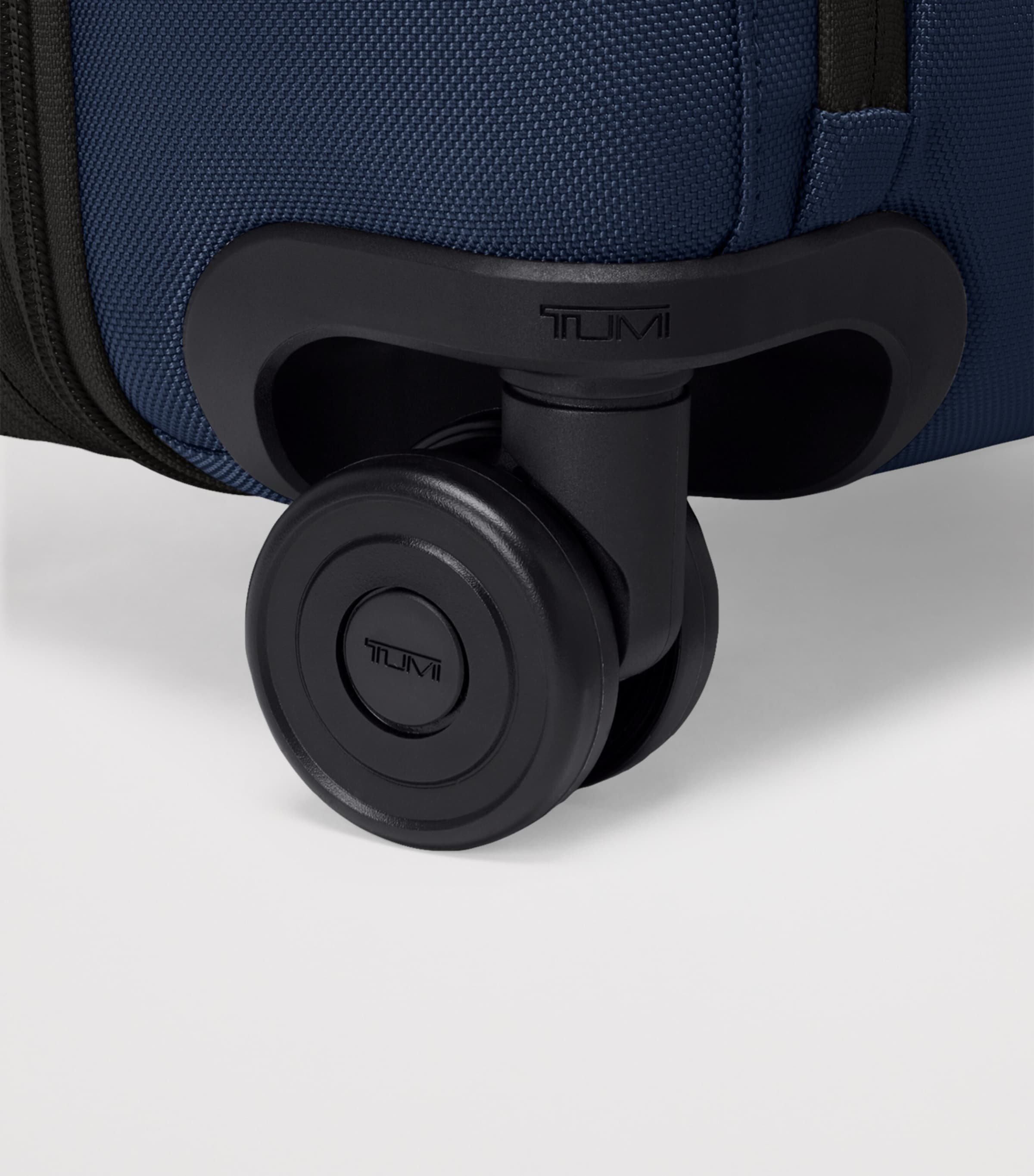 Tumi Alpha 4 cabin suitcase 55cm, UK version