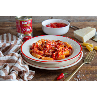 Mutti Peeled Whole Plum Tomatoes 400g, imported from the UK