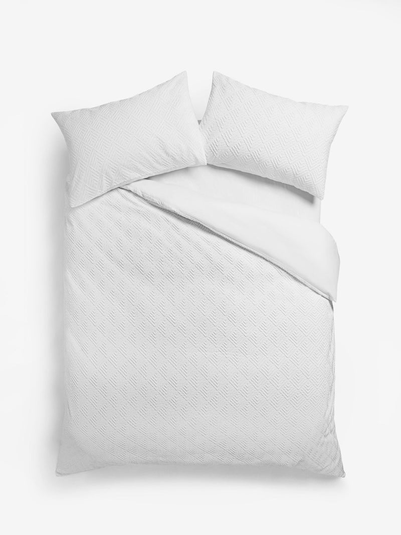 White Embossed Geometric Duvet Cover And Pillowcase Set