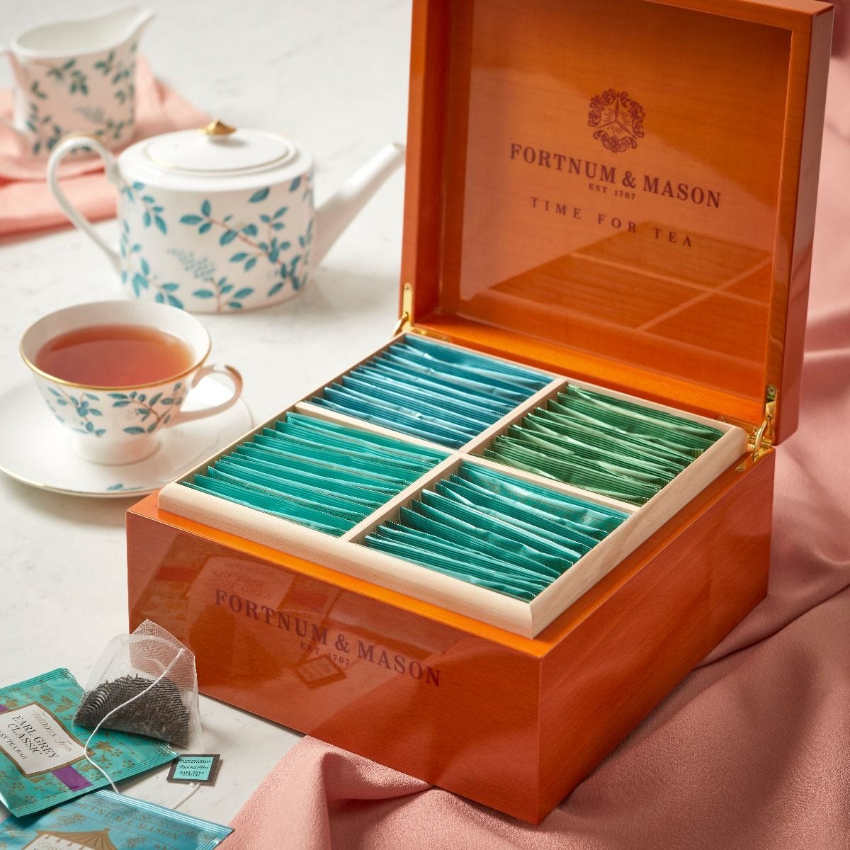 Fortnum's wooden restaurant tea box 60 teabags, UK version
