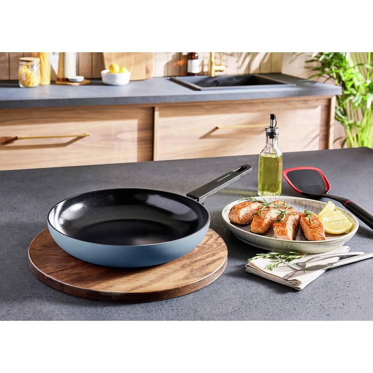 Morphy Richards 28cm non-stick frying pan blue (British brand)