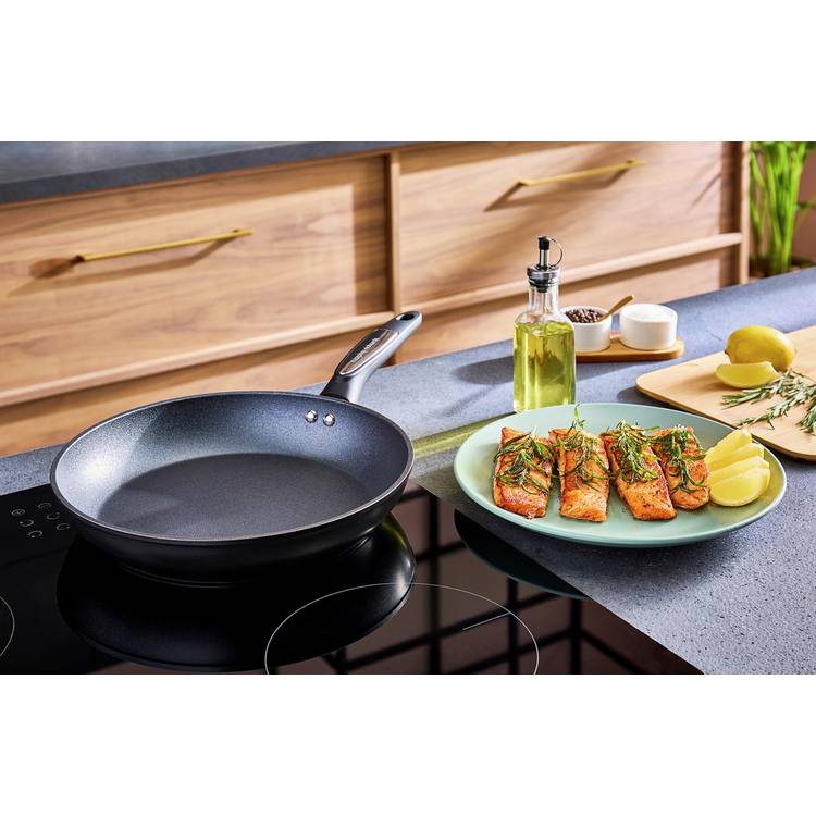 Morphy Richards non stick frying pan 28cm, UK version