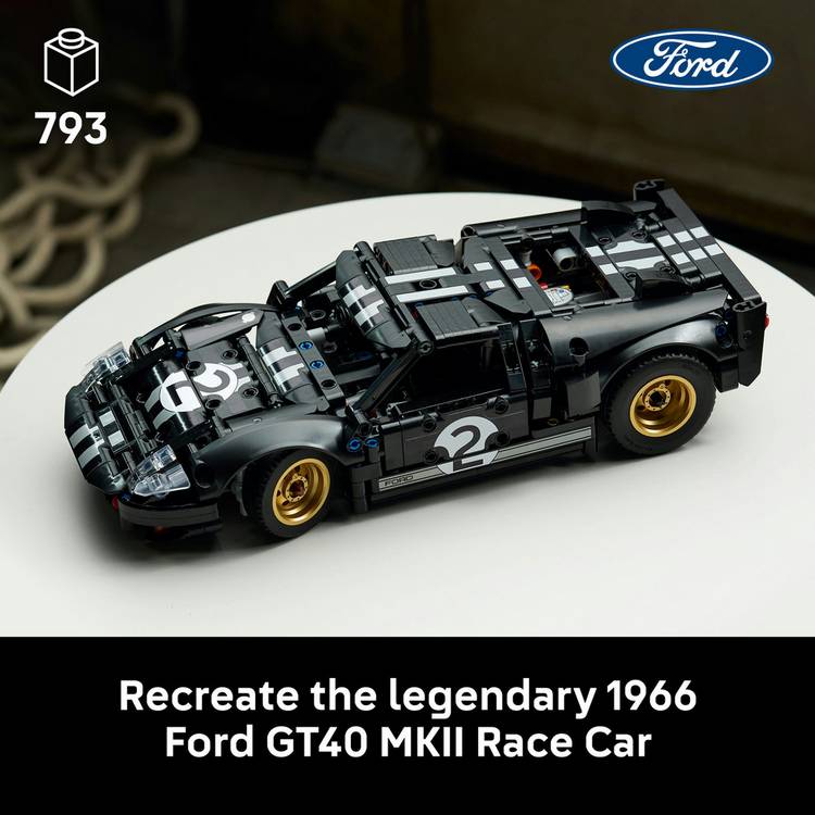 LEGO model kit Ford GT40 MKII 793 pieces, UK version