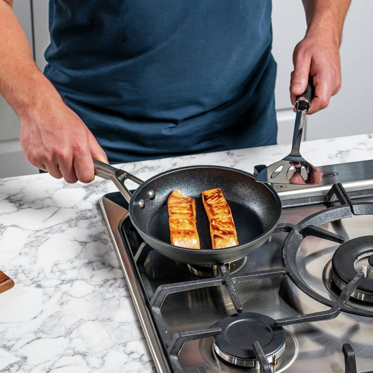 Ninja Zerostock non stick frying pan 20cm, imported from the UK