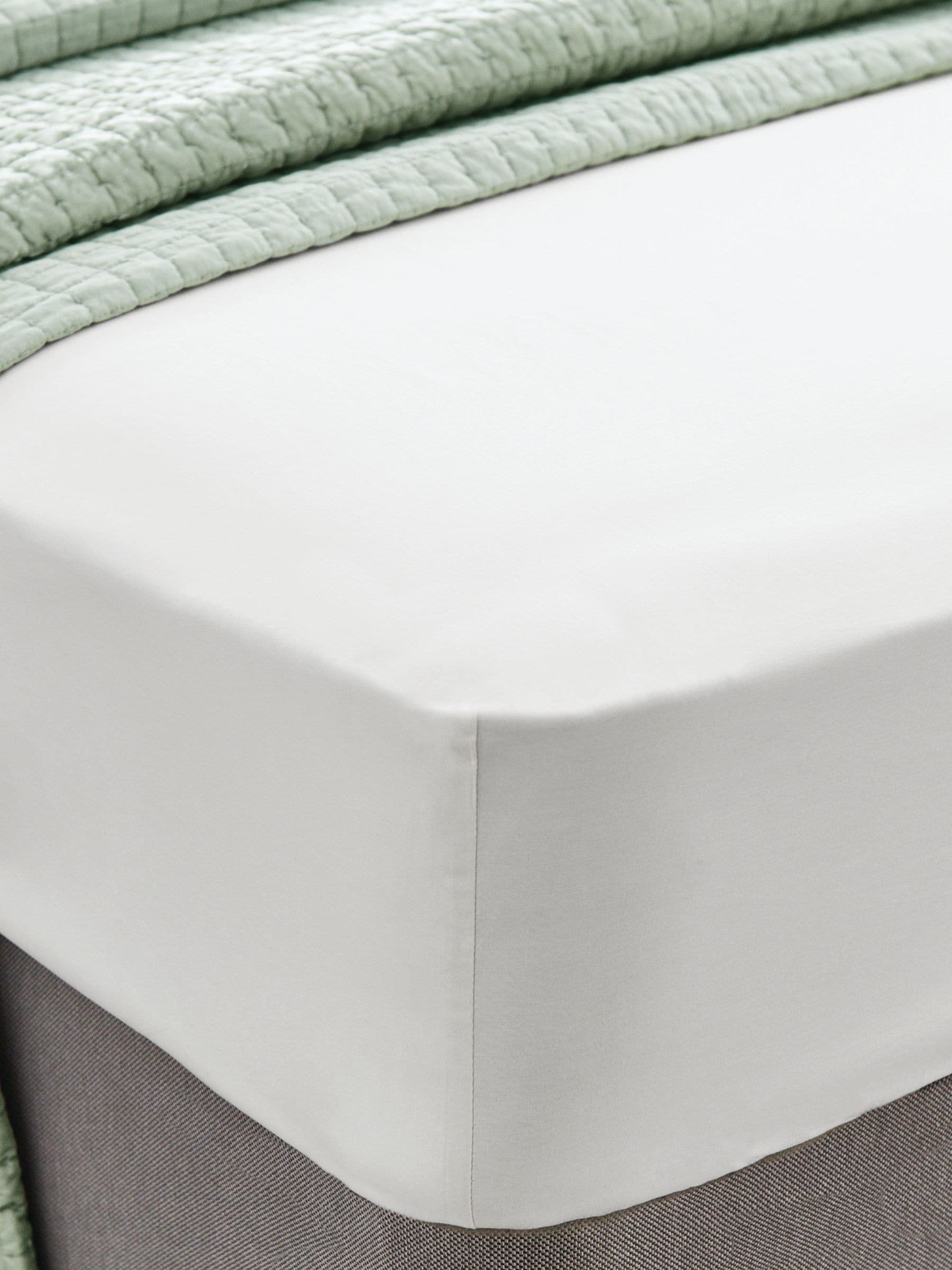 Laura Ashley white 400 thread count cotton fitted sheet, UK version