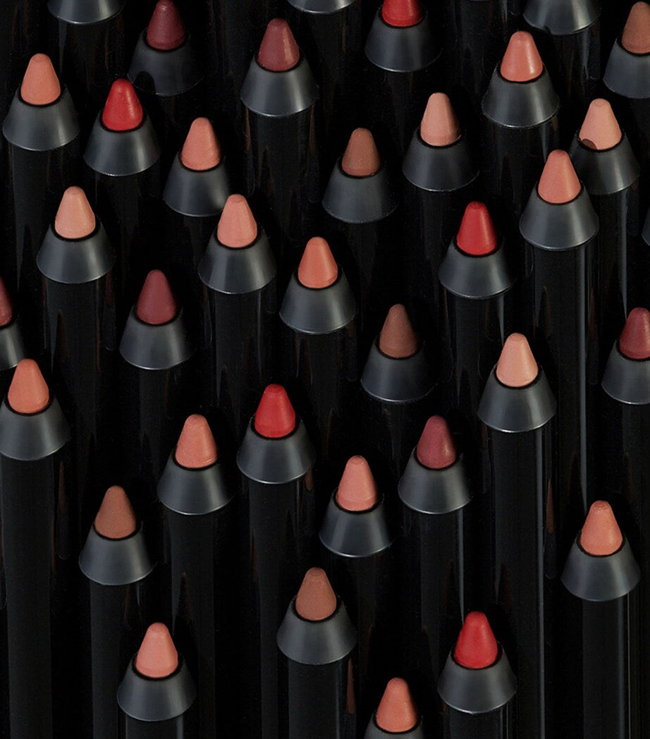 Hourglass Shape and Sculpt Lip Liner