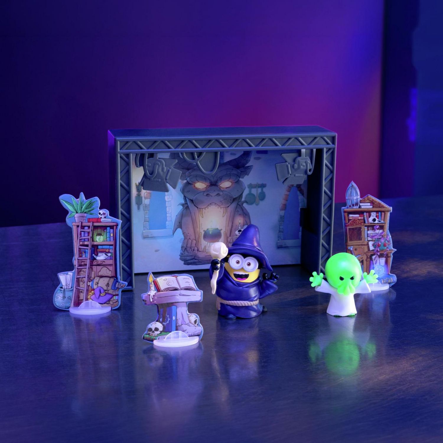 Minions & Monsters Wizard's Lair Sound Stage toy set (British brand)