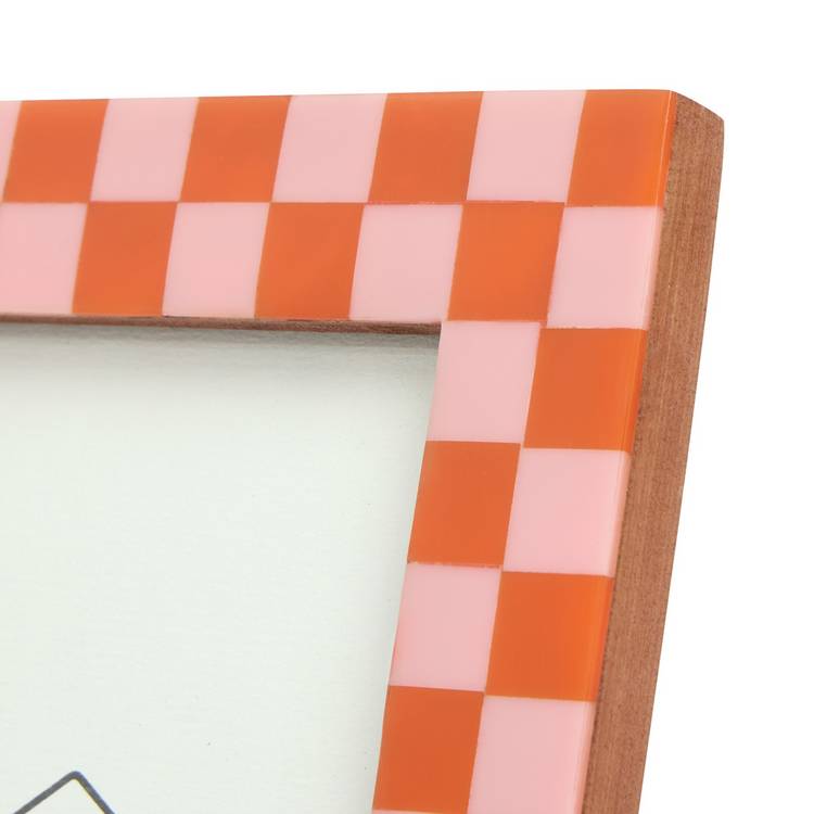 Habitat pink checkered resin picture frame 4x6 inch (British brand)