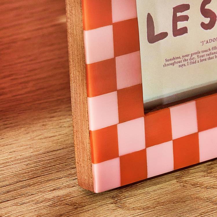 Habitat pink checkered resin picture frame 4x6 inch (British brand)