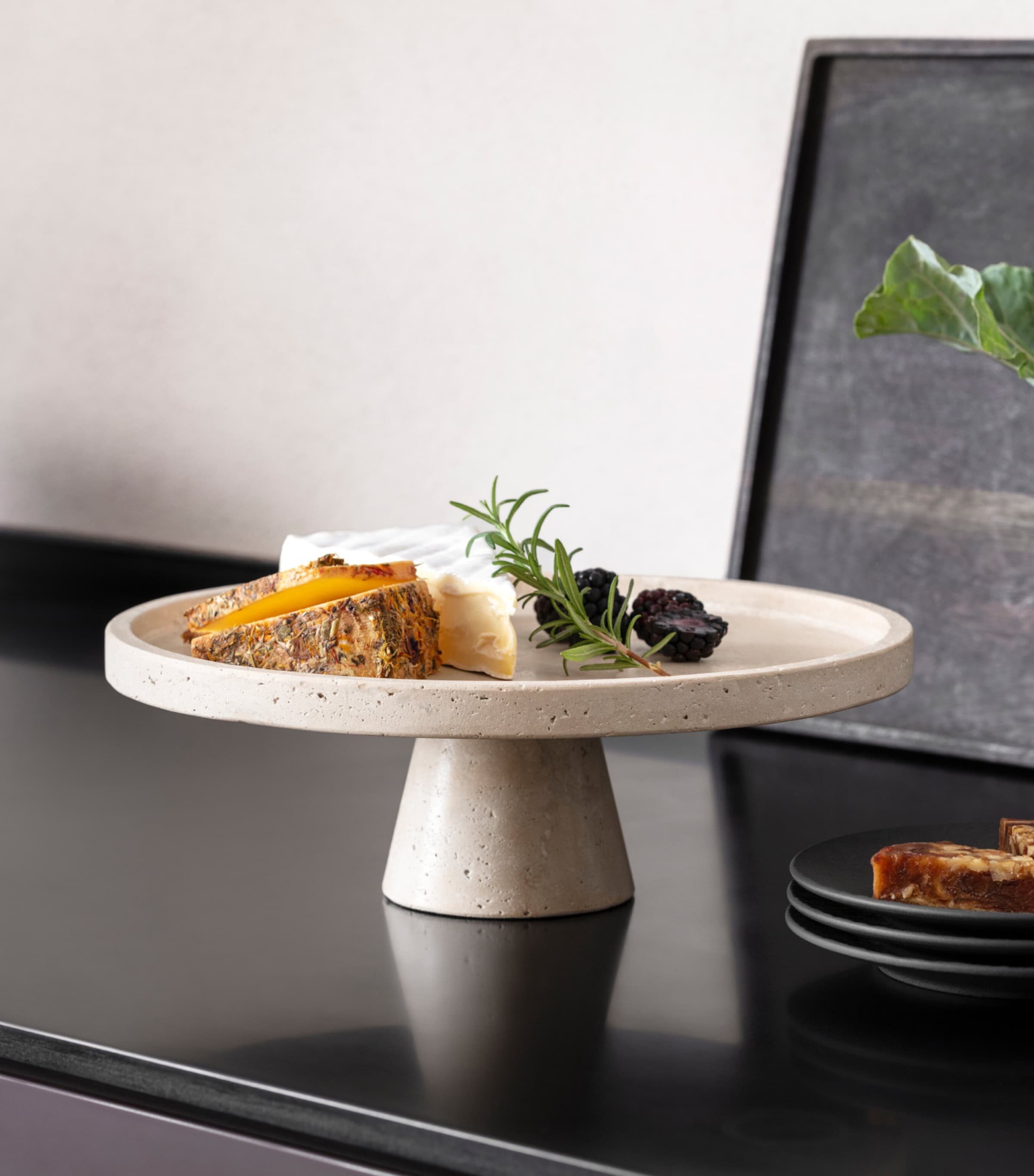 Villeroy & Boch travertine footed serving platter 28cm (British brand)