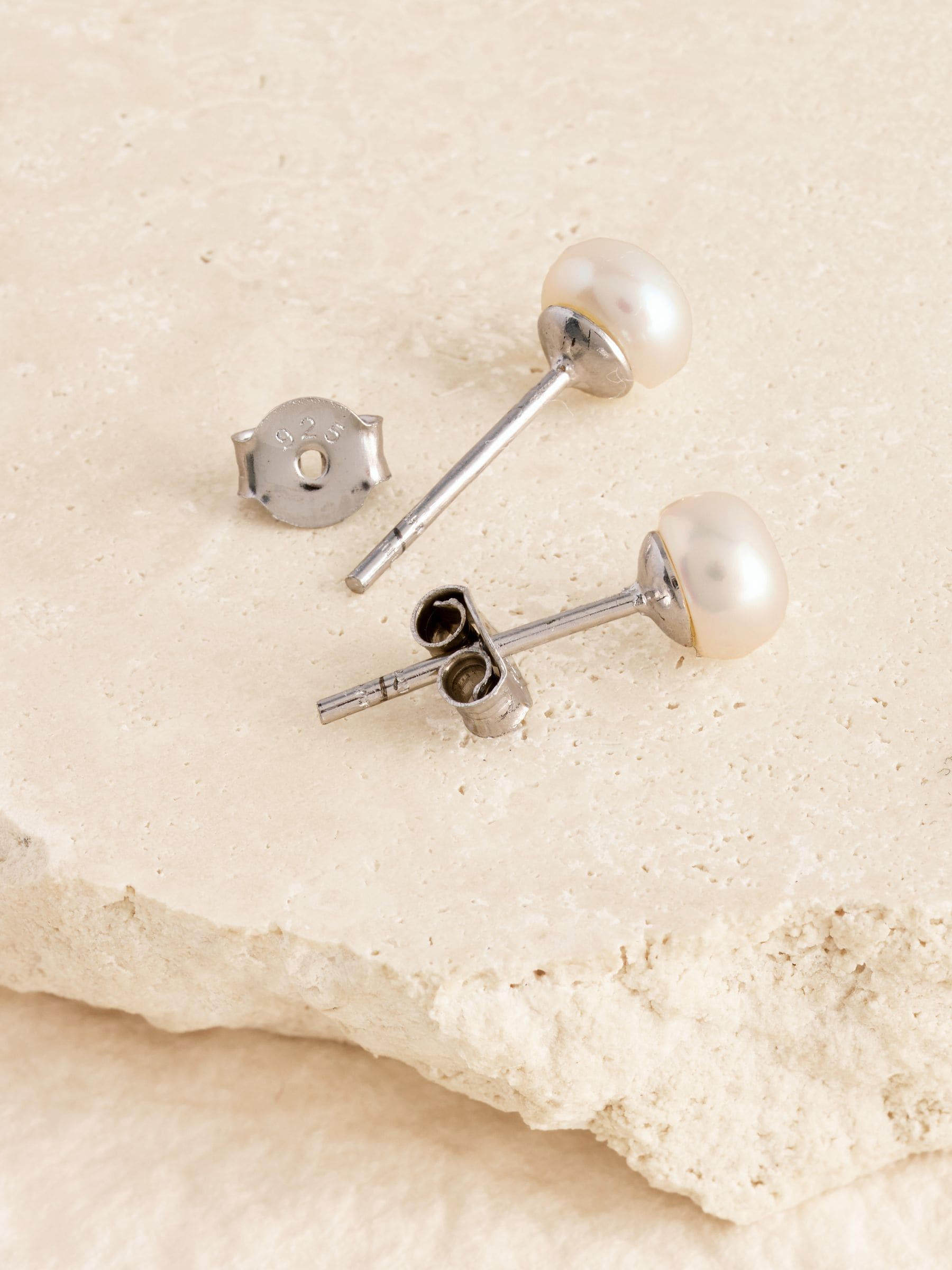 Freshwater pearl stud earrings sterling silver 5mm - British product