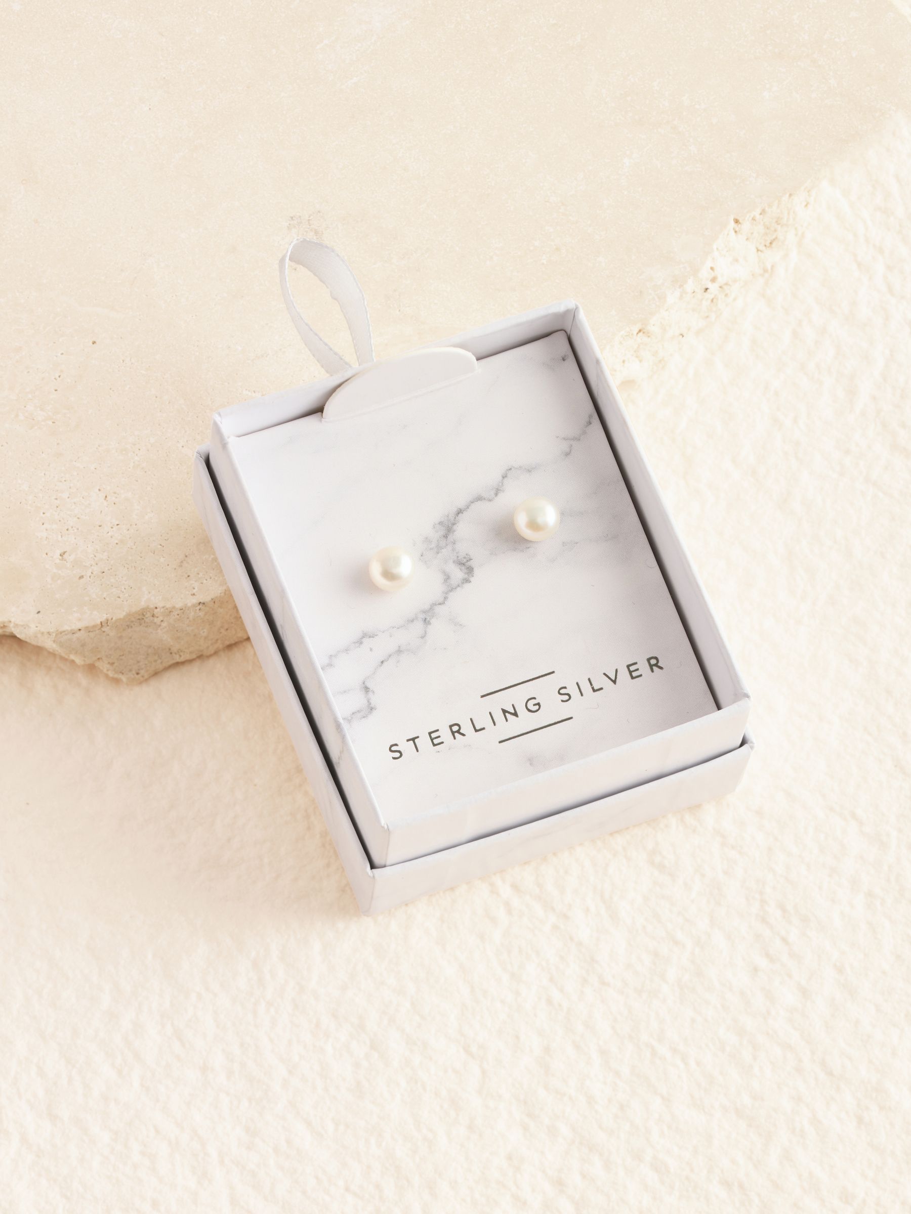 Freshwater pearl stud earrings sterling silver 5mm - British product