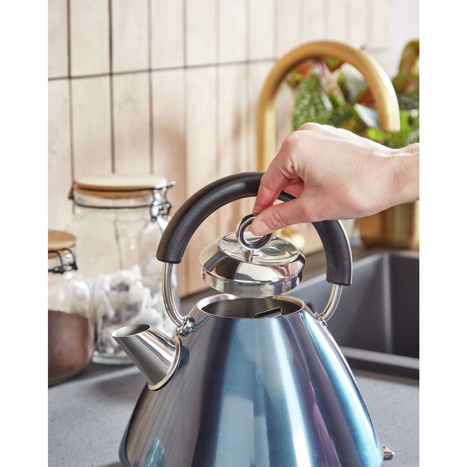 Morphy Richards Accents Pyramid kettle 1.5L, imported from the UK