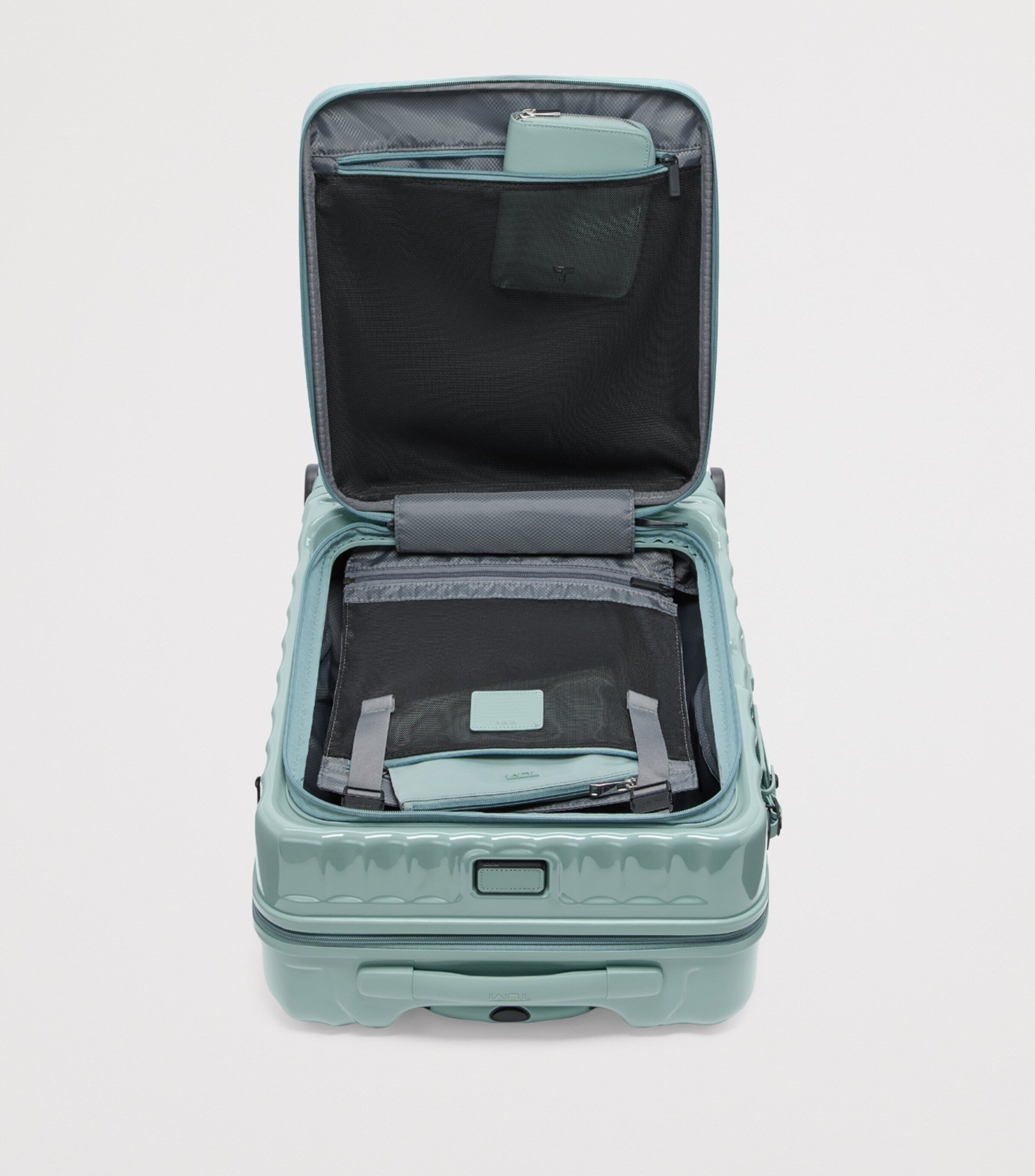 Tumi 19 Degree Front Access cabin suitcase 55cm (British brand)
