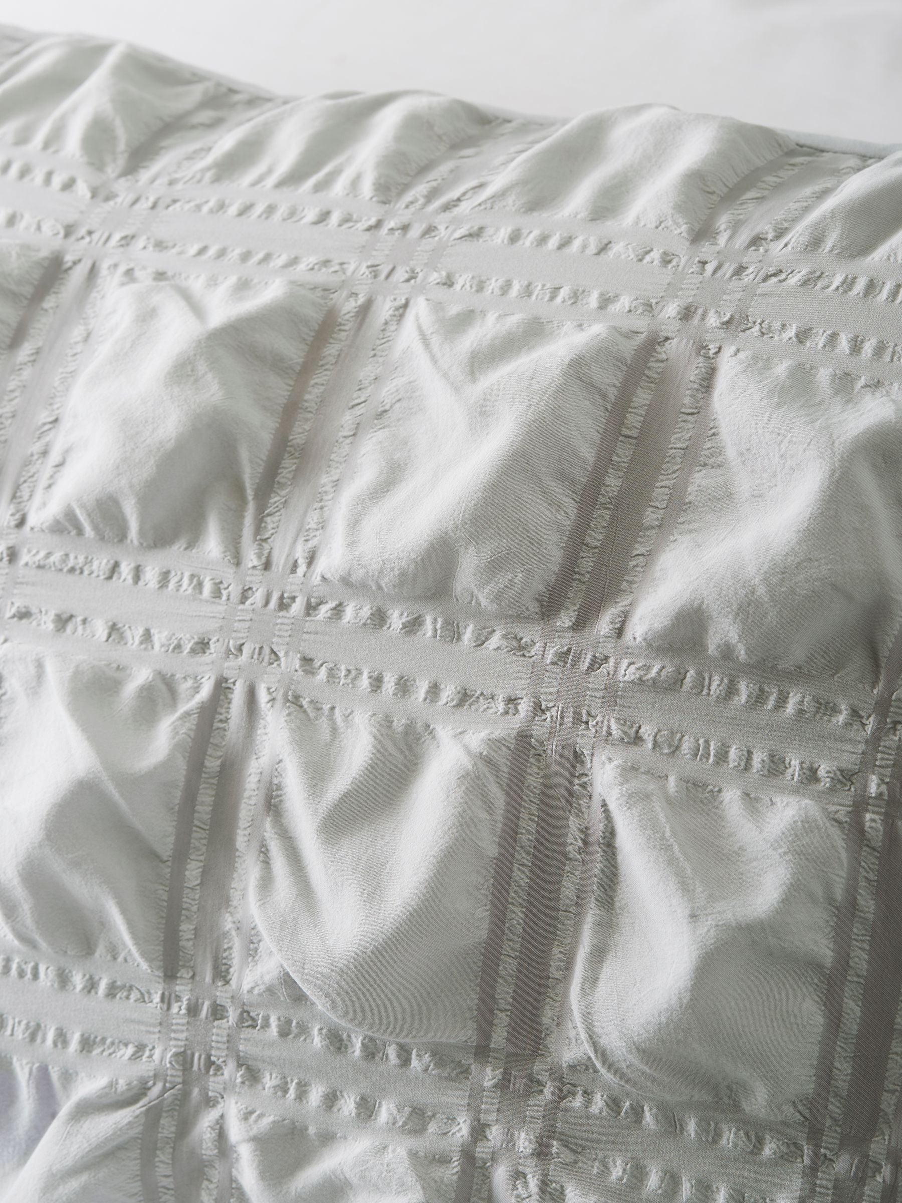 Silver grey seersucker duvet cover and pillowcase set (British brand)