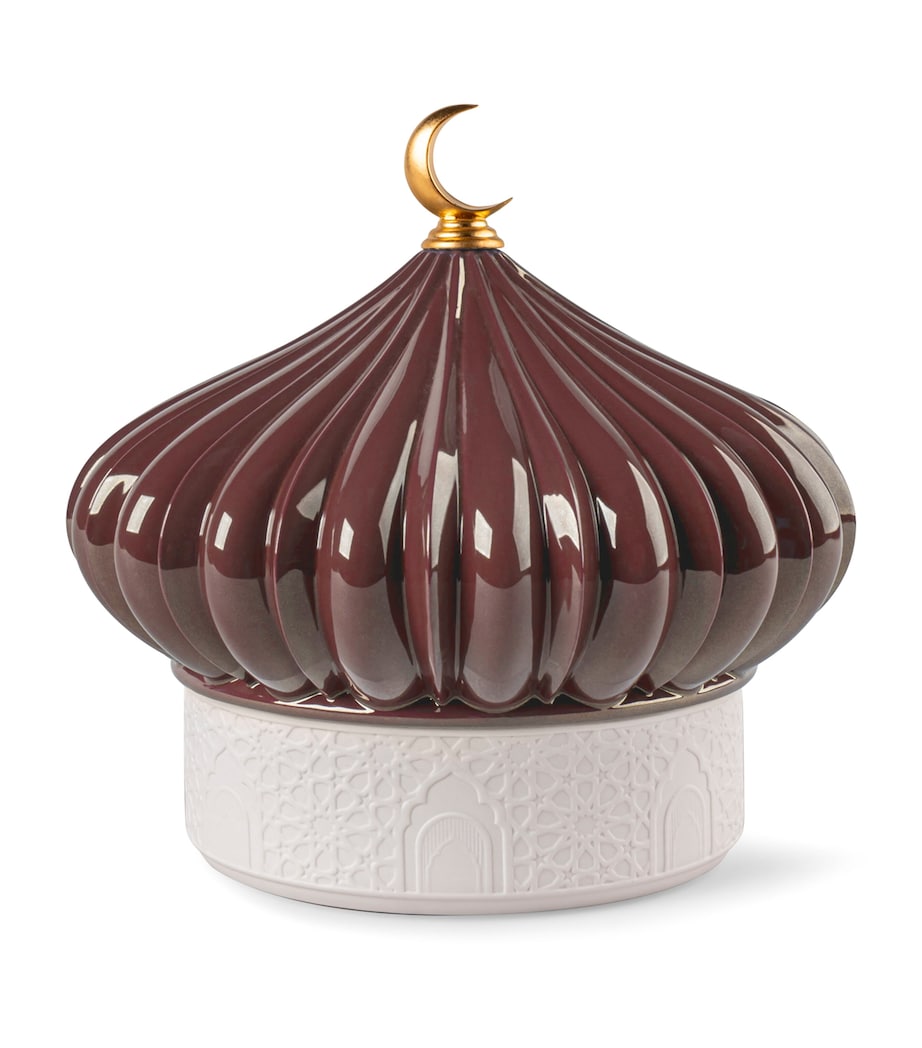 Lladró porcelain Majestic Nights box with plates (British brand)