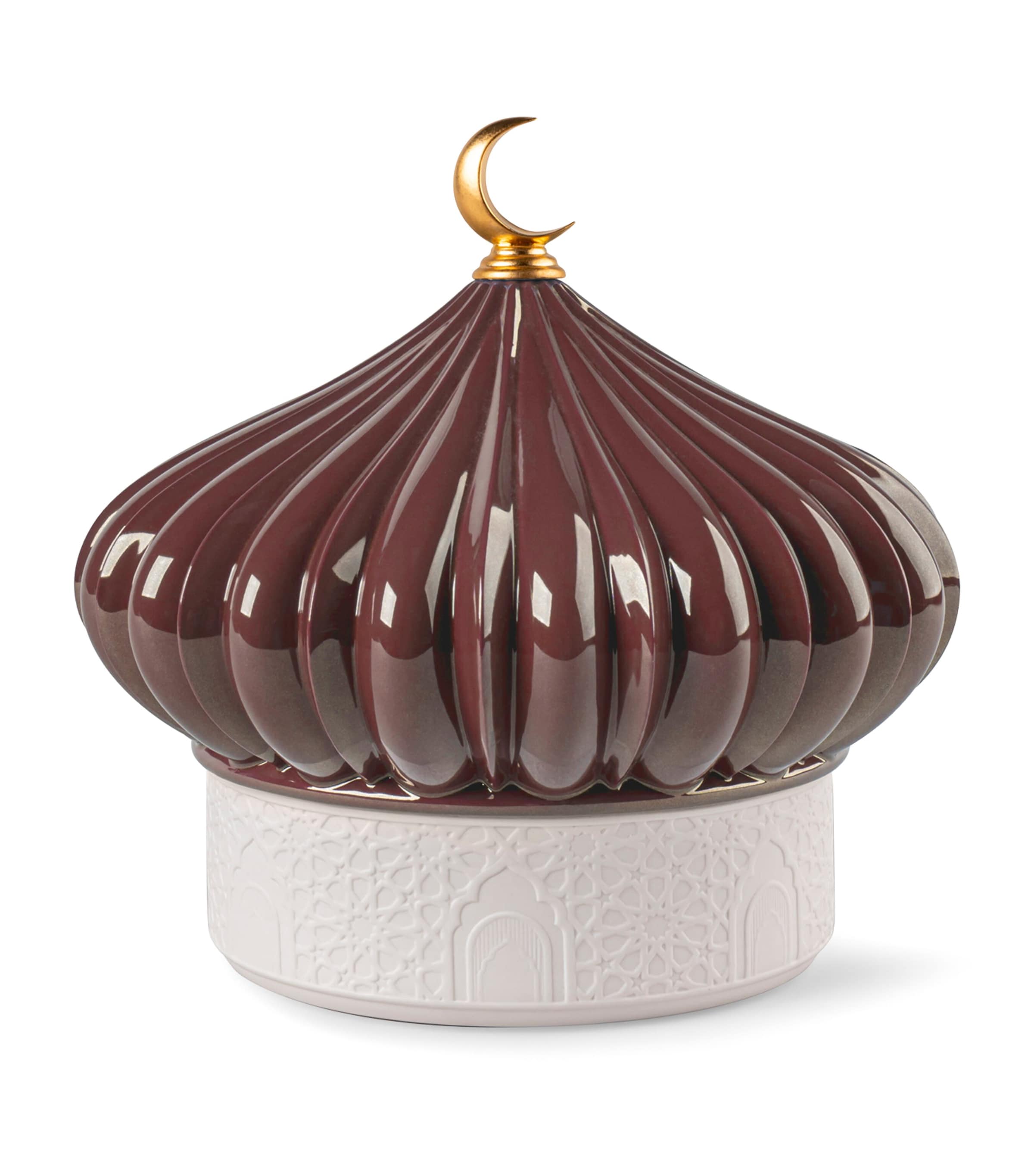 Lladró porcelain Majestic Nights box with plates (British brand)