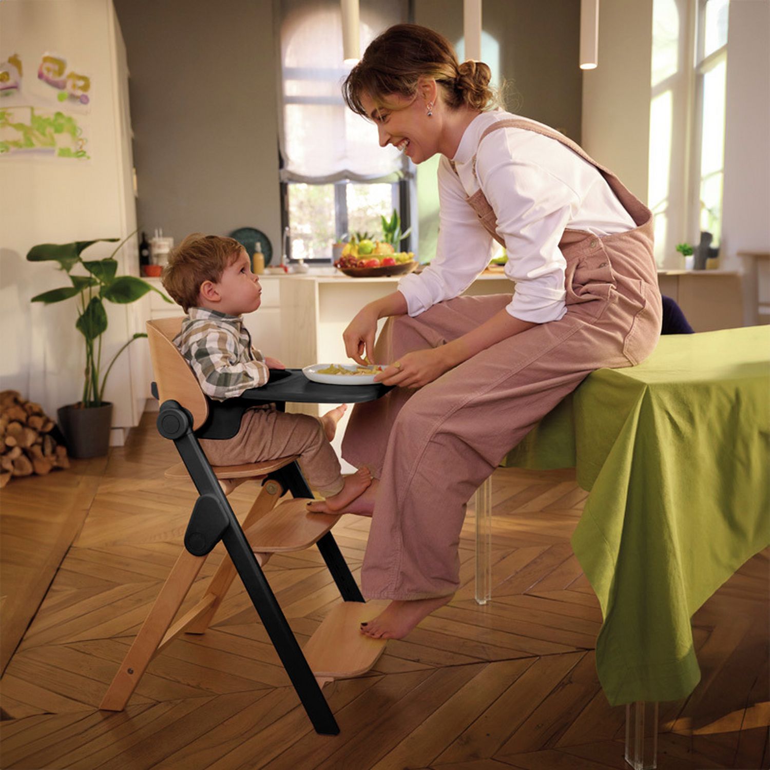 Chicco Meraviglia Ebony multi-functional highchair, UK version