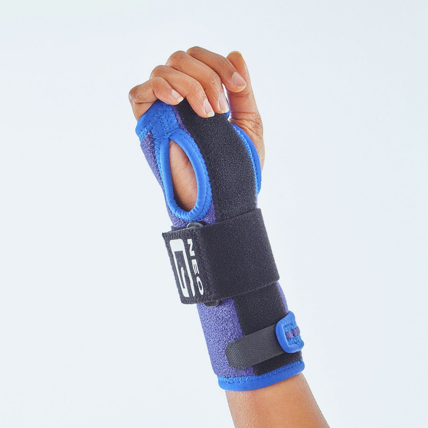 Neo G wrist brace universal size, imported from the UK
