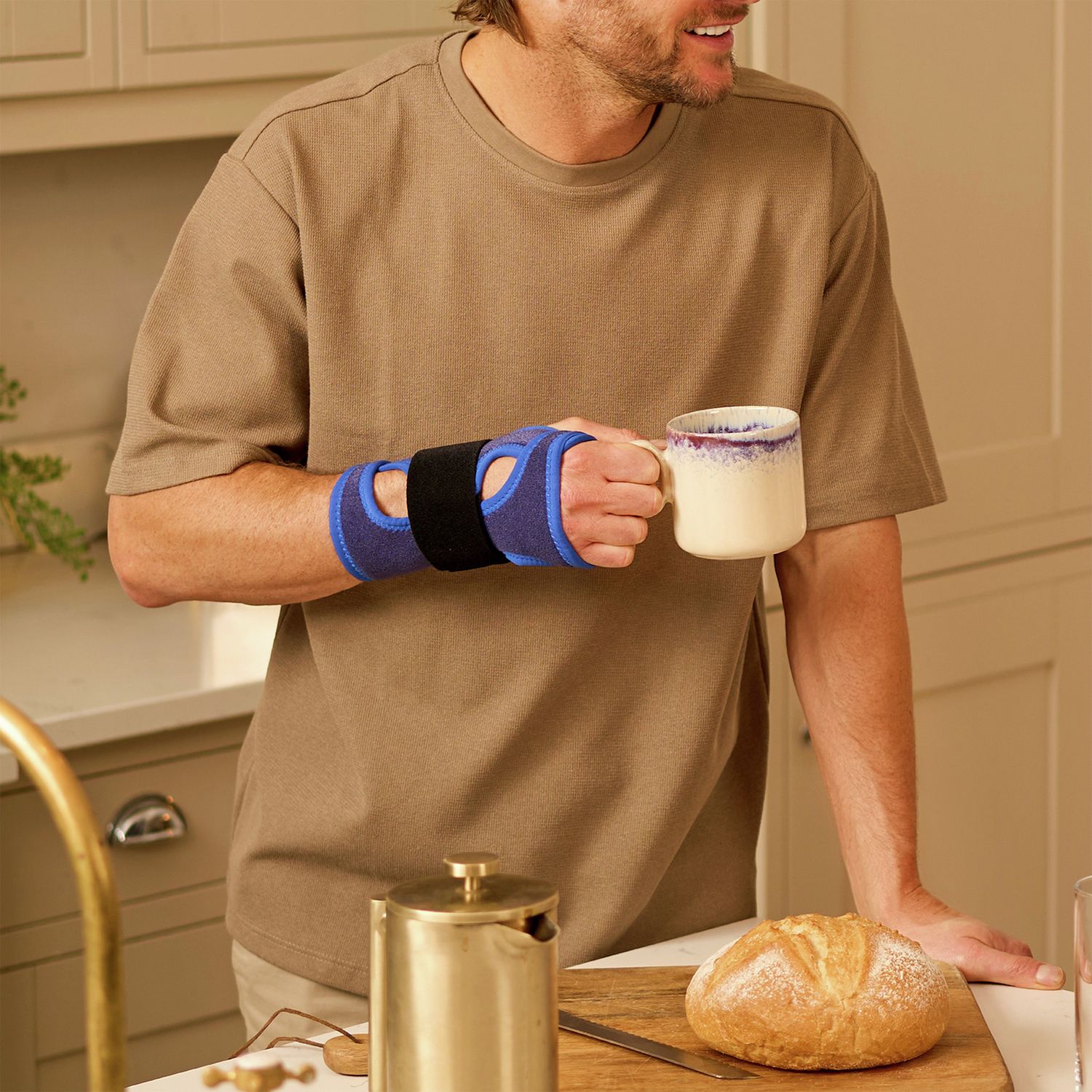 Neo G wrist brace universal size, imported from the UK