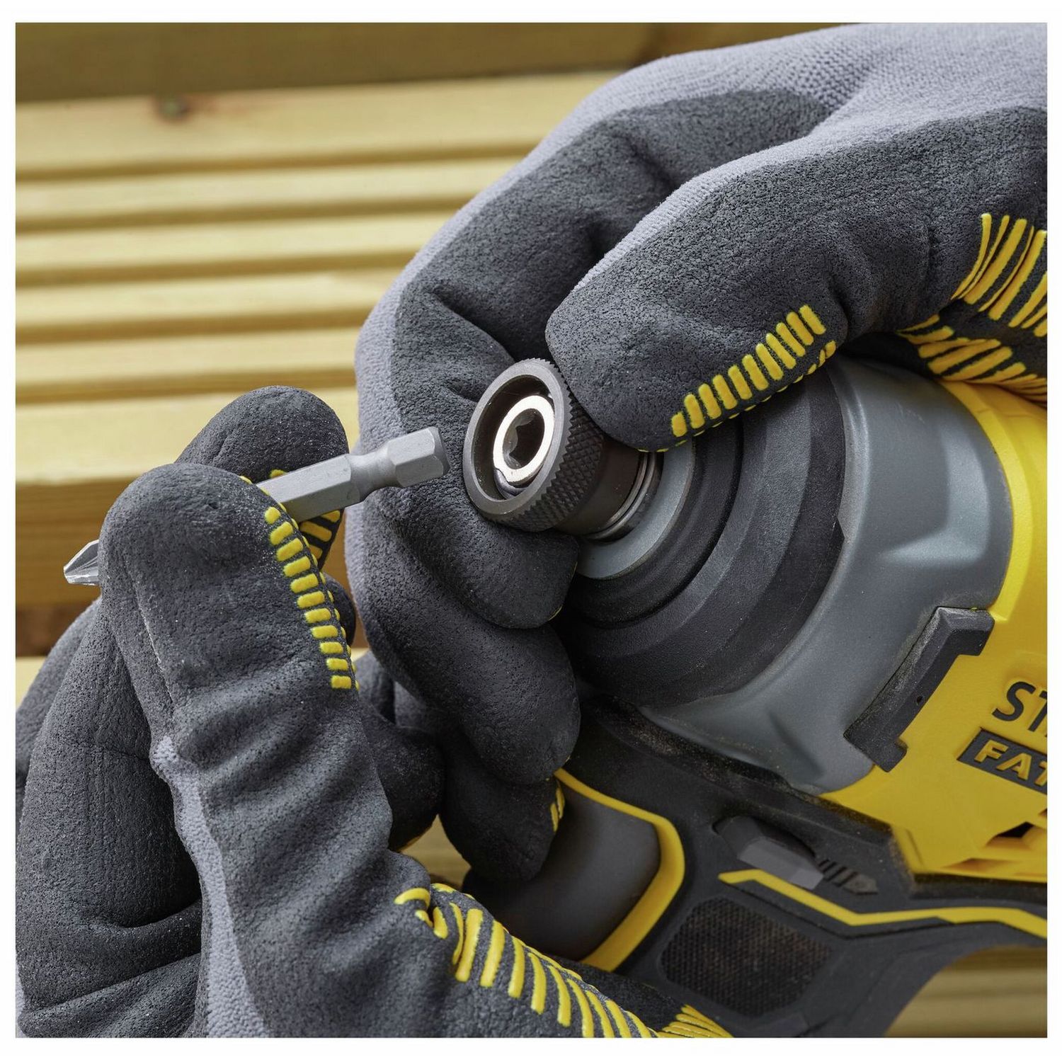 Stanley Fatmax cordless impact driver 18V, UK version
