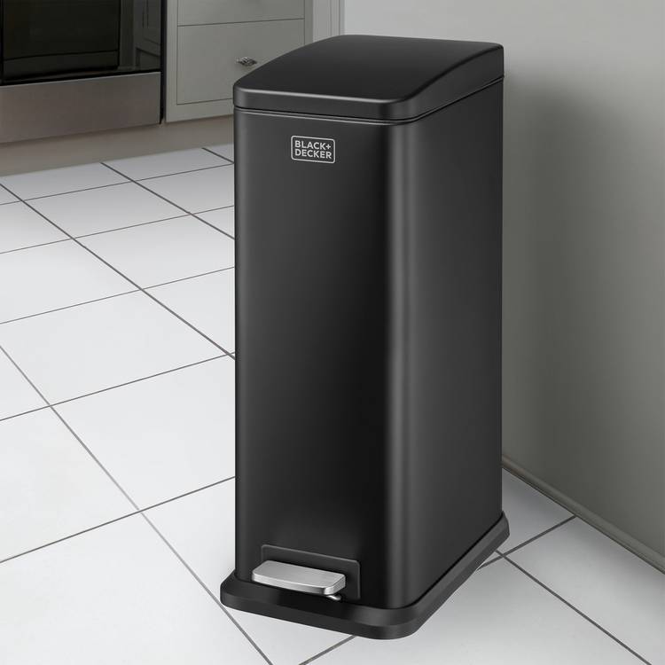 Black+Decker 20 litre pedal bin with soft close lid - British product