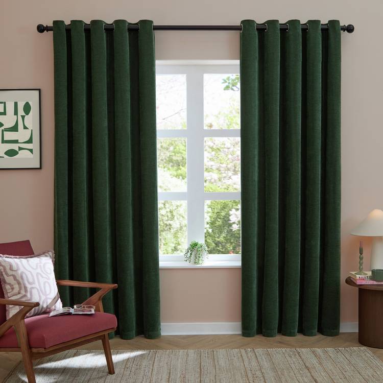 Furn dark green chenille blackout eyelet curtains 168x137cm - British product