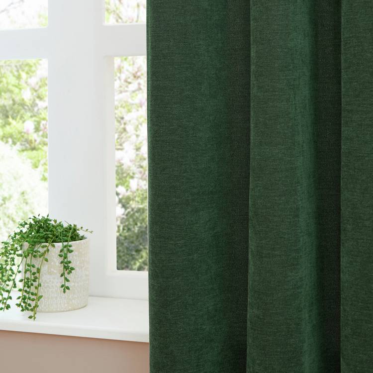 Furn dark green chenille blackout eyelet curtains 168x137cm - British product