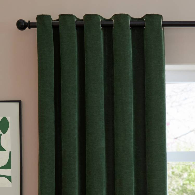 Furn dark green chenille blackout eyelet curtains 168x137cm - British product