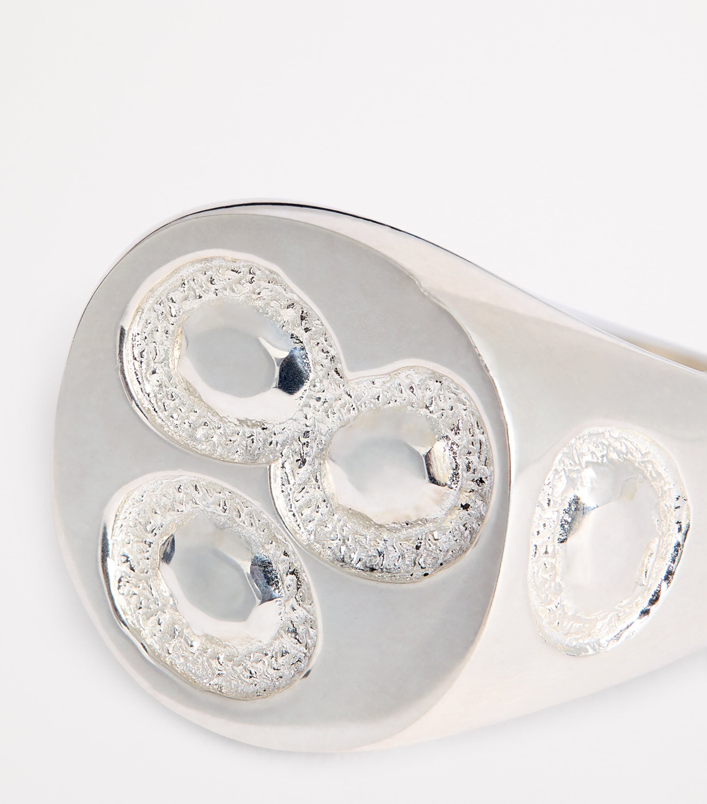 Bleue Burnham Oval Chloroplast Impression signet ring, imported from the UK