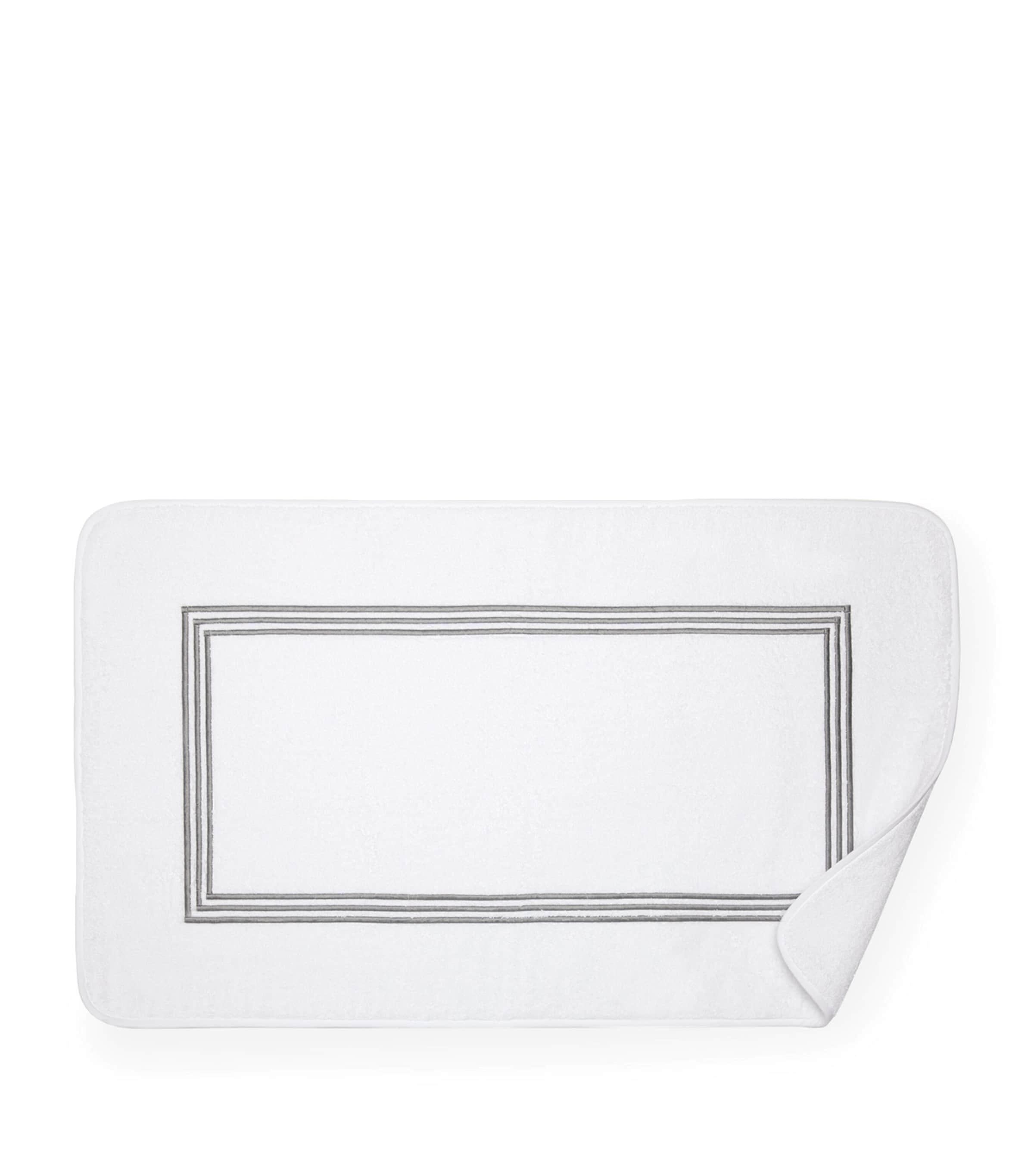 Pratesi Tre Righe bath mat 50cm x 90cm, imported from the UK