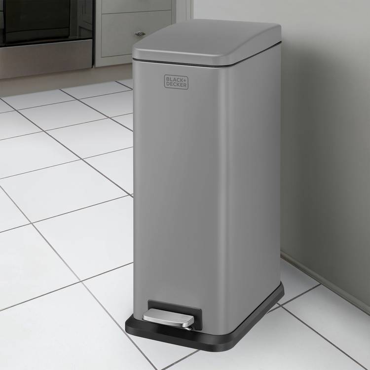 Black+Decker 20 litre soft close pedal bin in grey, UK version