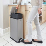 Black+Decker 20 litre soft close pedal bin in grey, UK version