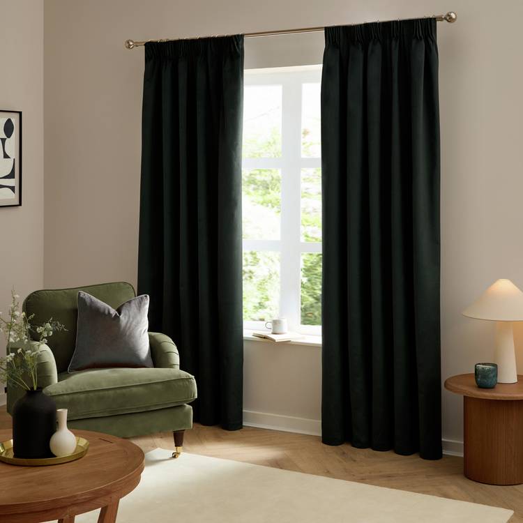 Furn Ultimate Velvet blackout curtains black 117x137cm - British product