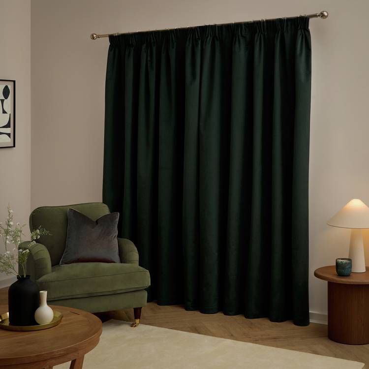 Furn Ultimate Velvet blackout curtains black 117x137cm - British product