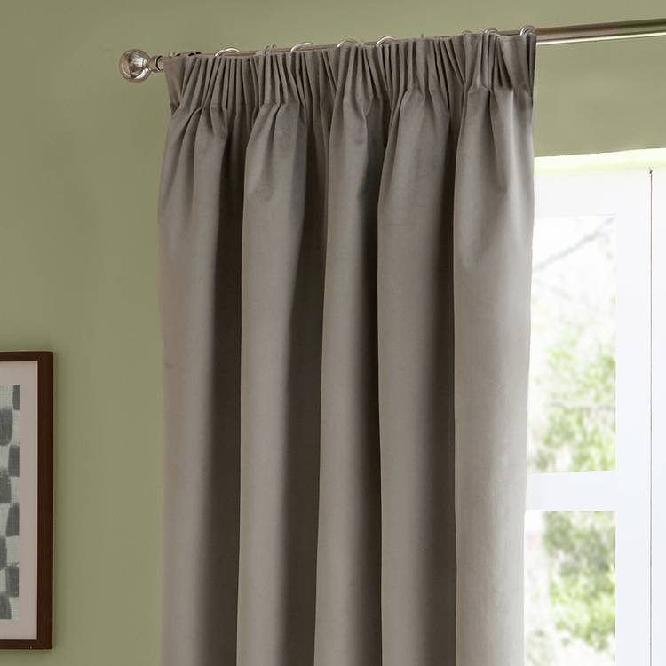 Furn velvet blackout curtains silver 117x137cm, imported from the UK