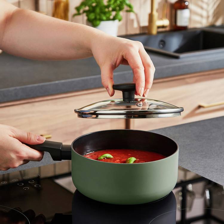 Morphy Richards 5 piece saucepan set green - British product
