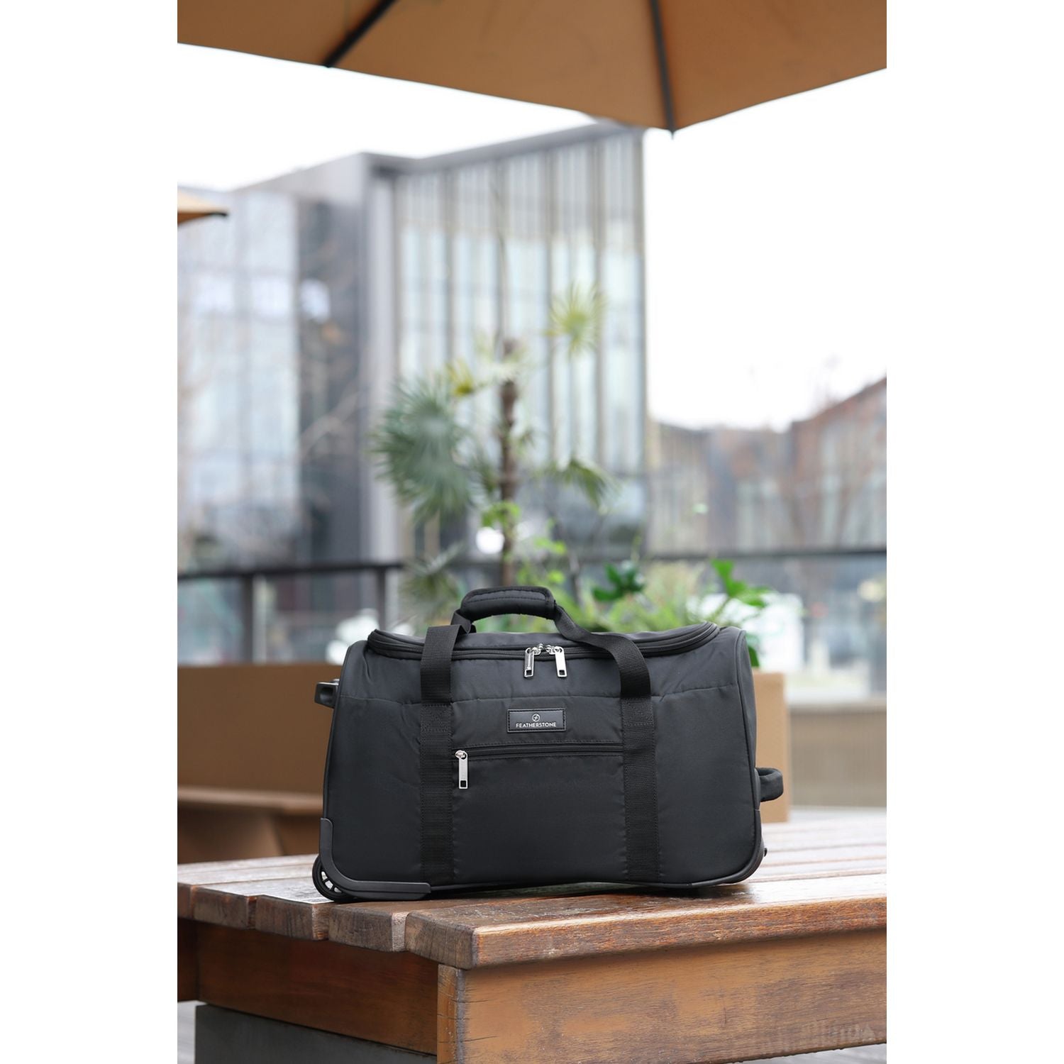 Featherstone 2 wheel large holdall black - British product