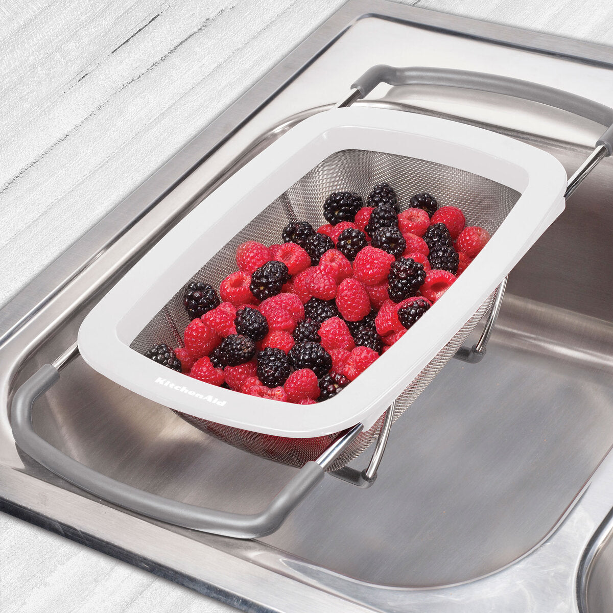 KitchenAid expandable colander in grey, UK version