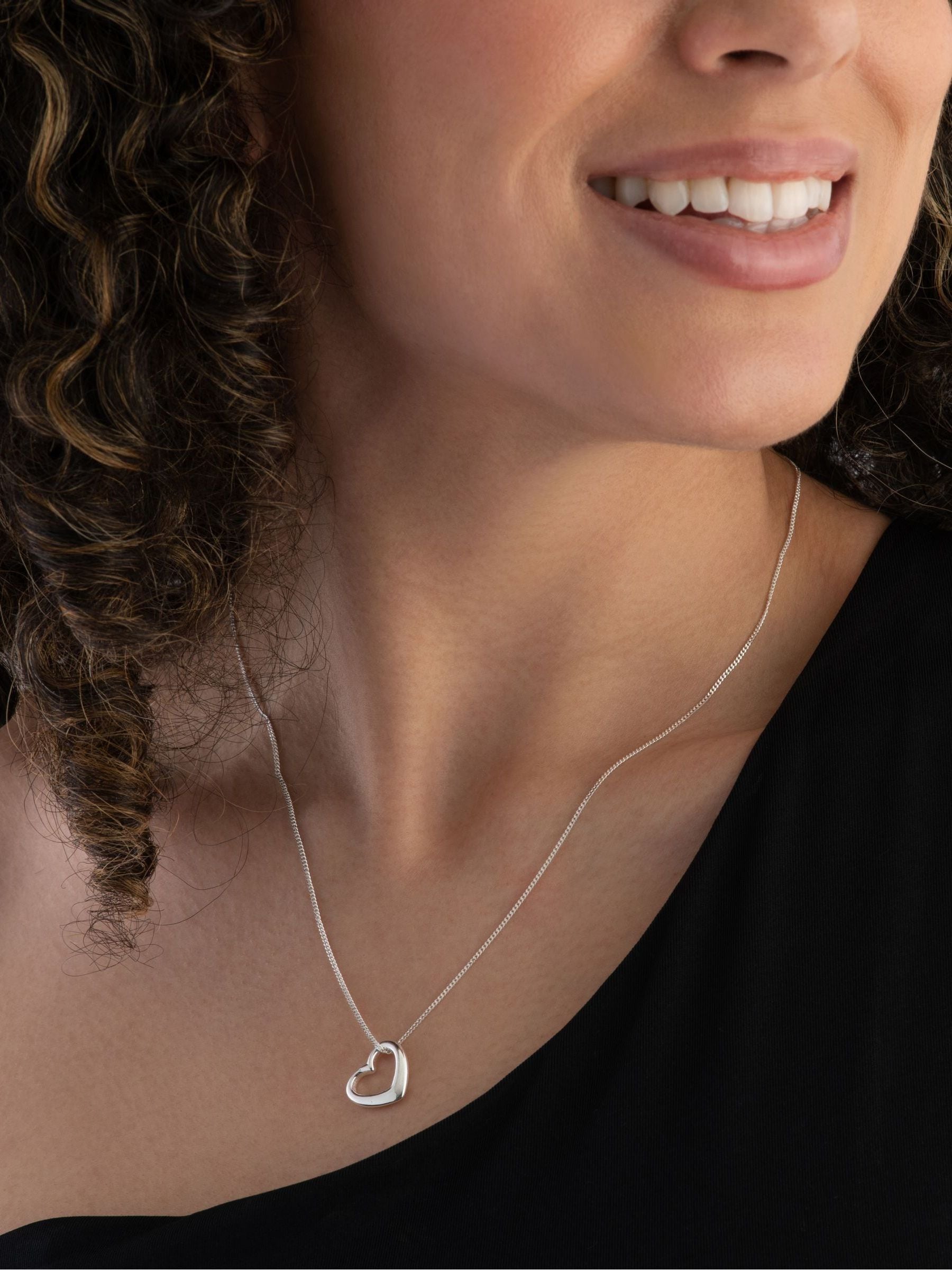 Beaverbrooks 9ct gold heart pendant, imported from the UK