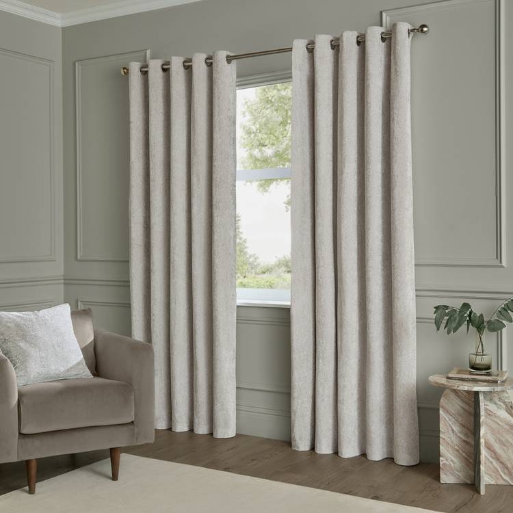 Paoletti Lustre Velvet Eyelet Curtains silver 117x137cm, UK version
