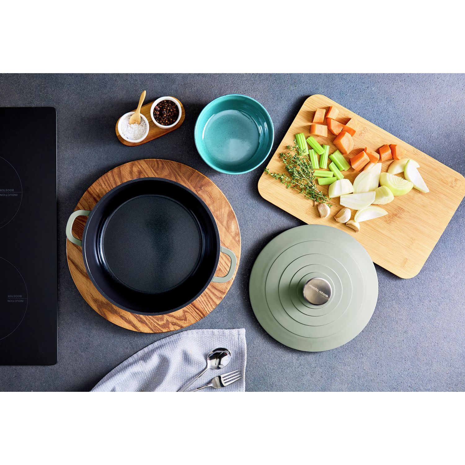 Morphy Richards green casserole dish 4.1 litre - British product